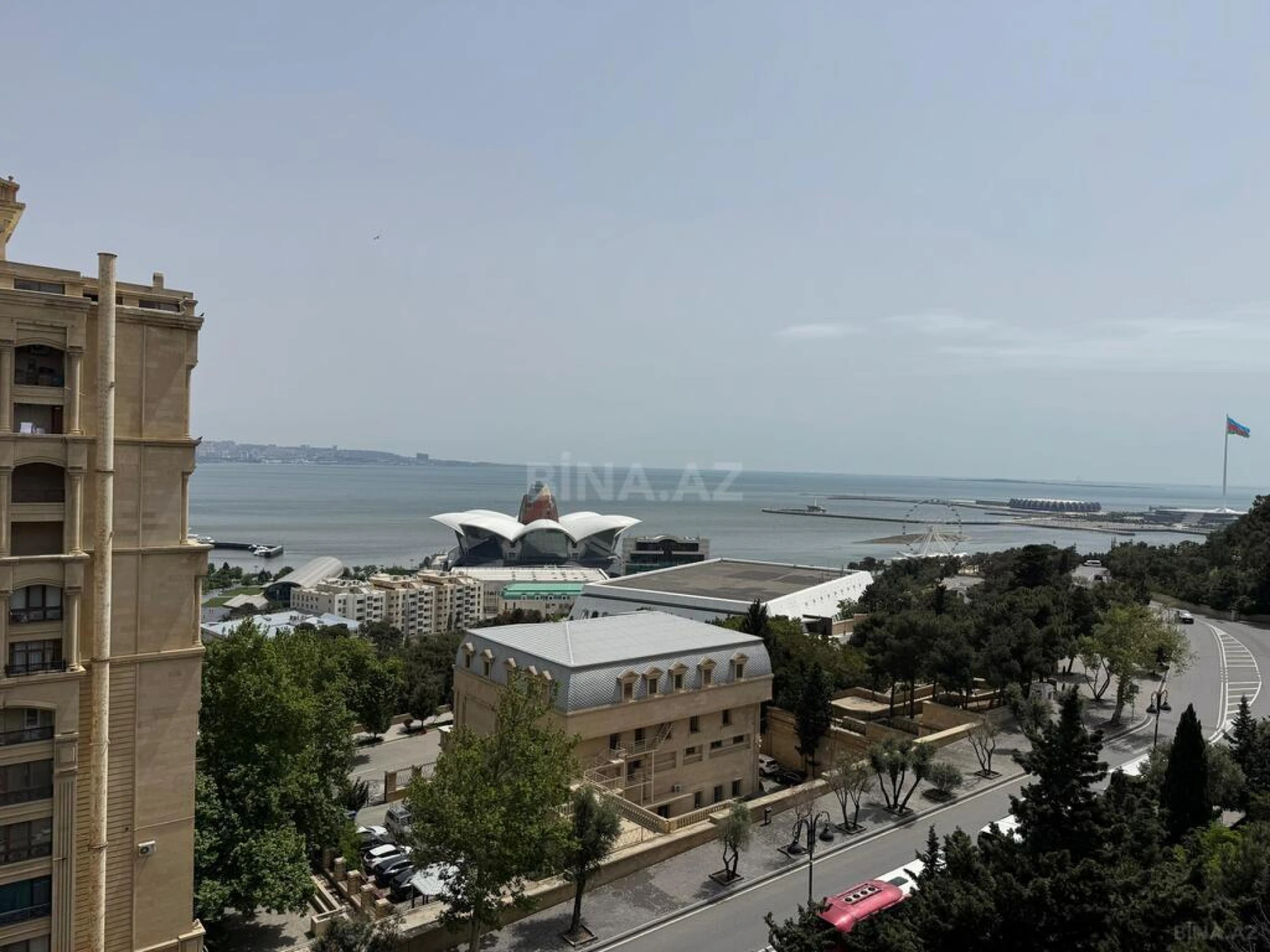 Satılır 4 otaqlı mənzil 115 m²