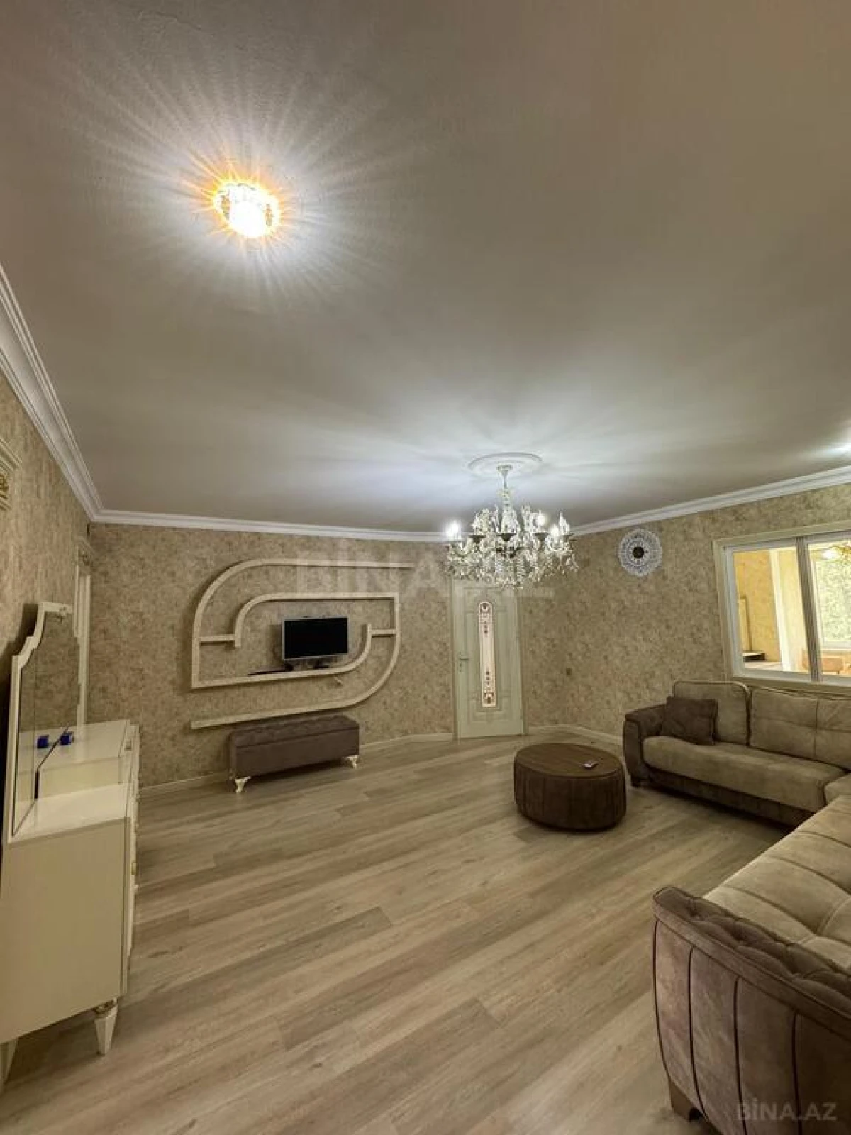 Satılır 4 otaqlı mənzil 115 m²