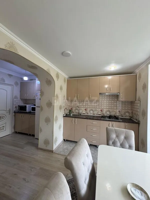 Satılır 4 otaqlı mənzil 115 m²