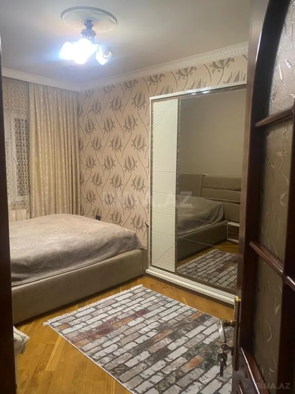 Satılır 4 otaqlı mənzil 100 m²