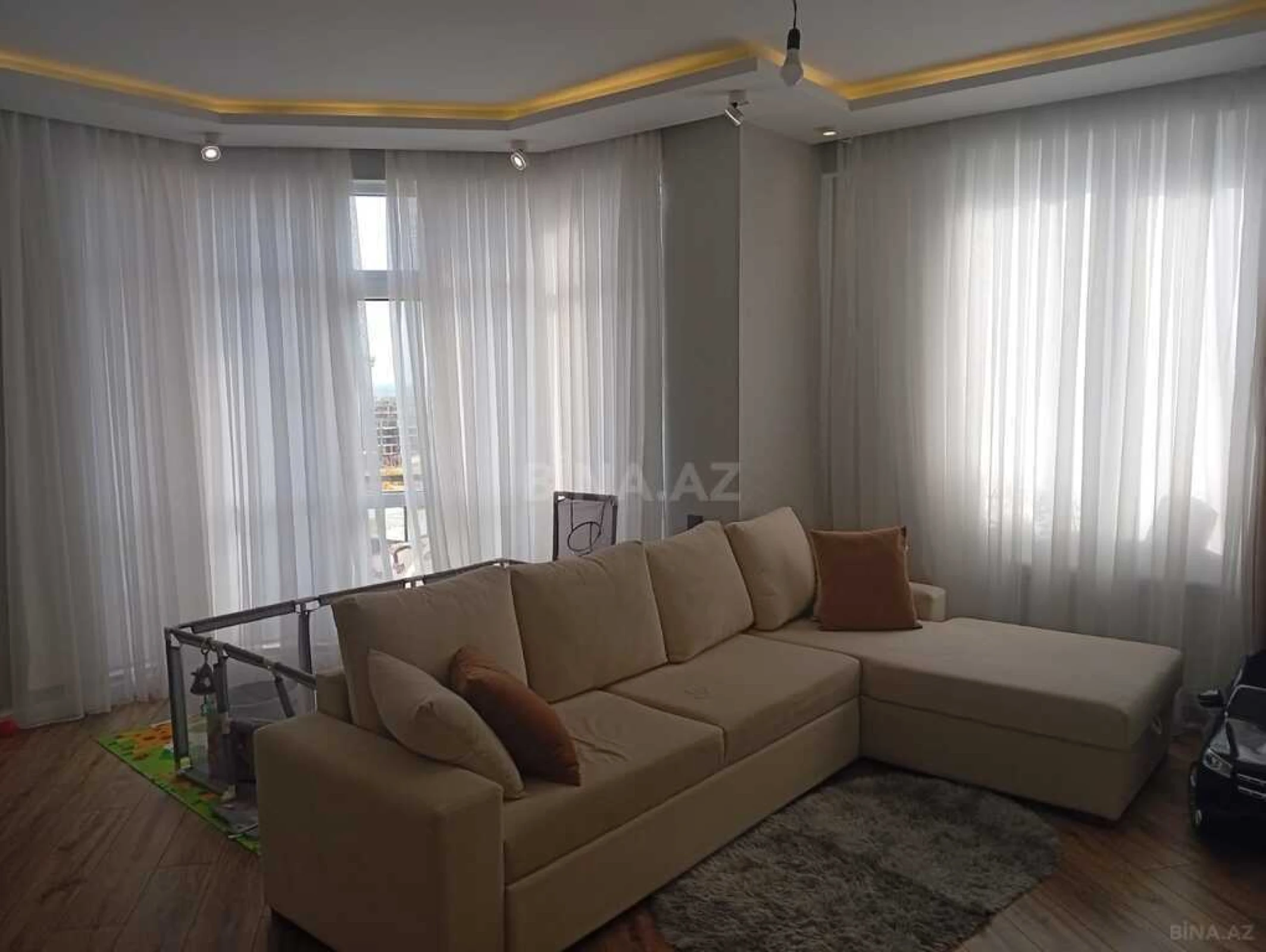 Satılır 2 otaqlı mənzil 90 m²