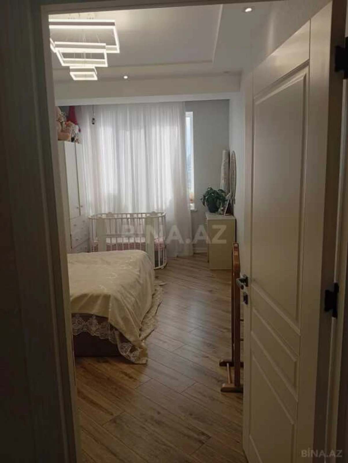 Satılır 2 otaqlı mənzil 90 m²