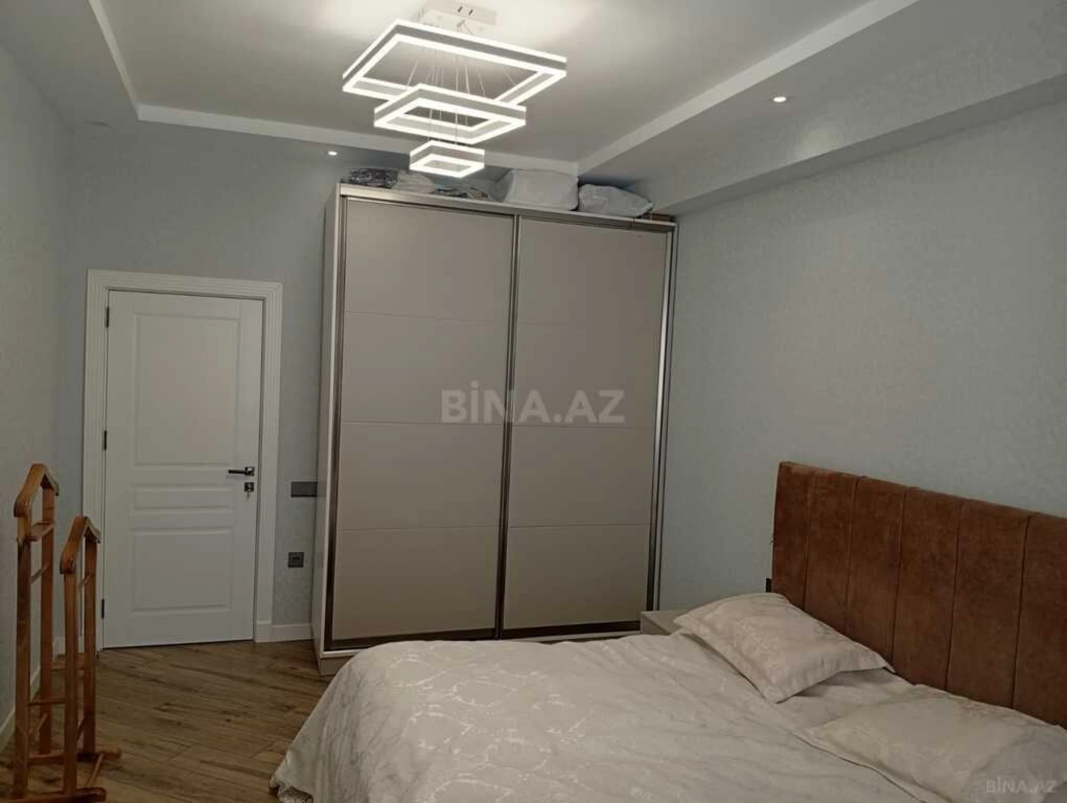 Satılır 2 otaqlı mənzil 90 m²