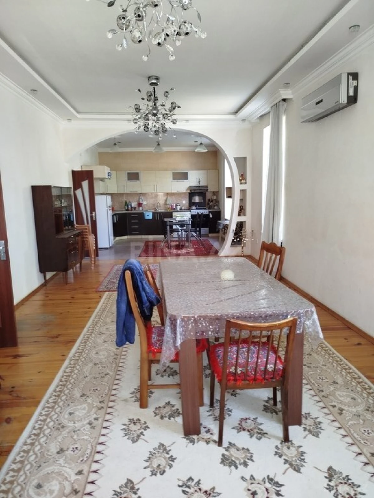 Satılır 8 otaqlı həyət evi 270 m²