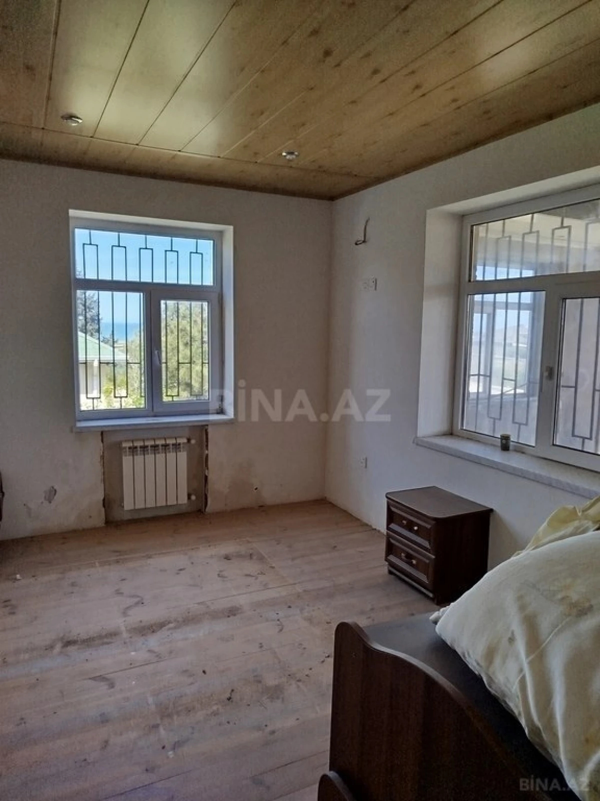 Satılır 8 otaqlı həyət evi 270 m²