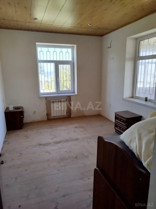 Satılır 8 otaqlı həyət evi 270 m²