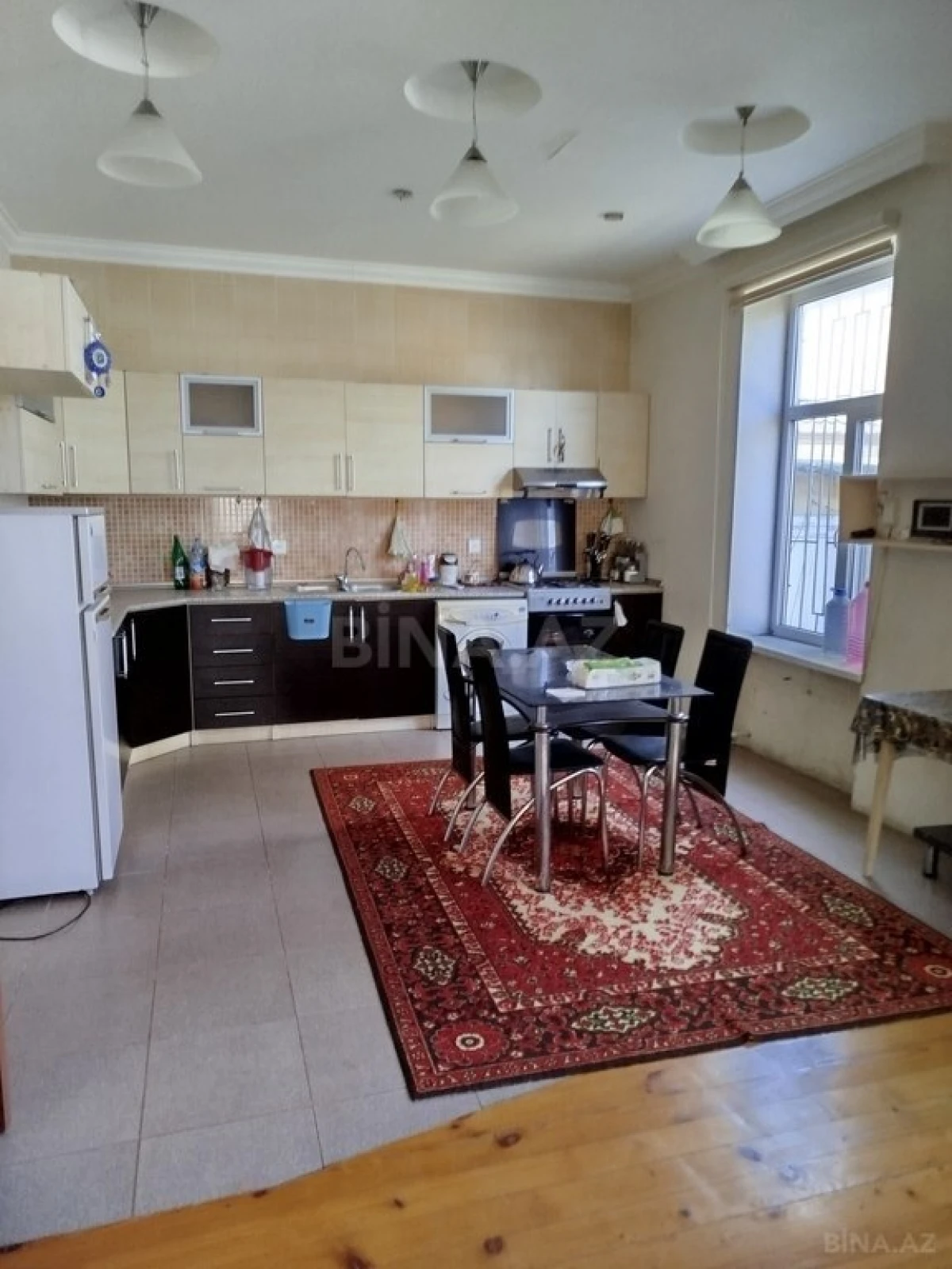 Satılır 8 otaqlı həyət evi 270 m²