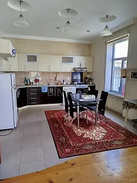 Satılır 8 otaqlı həyət evi 270 m²