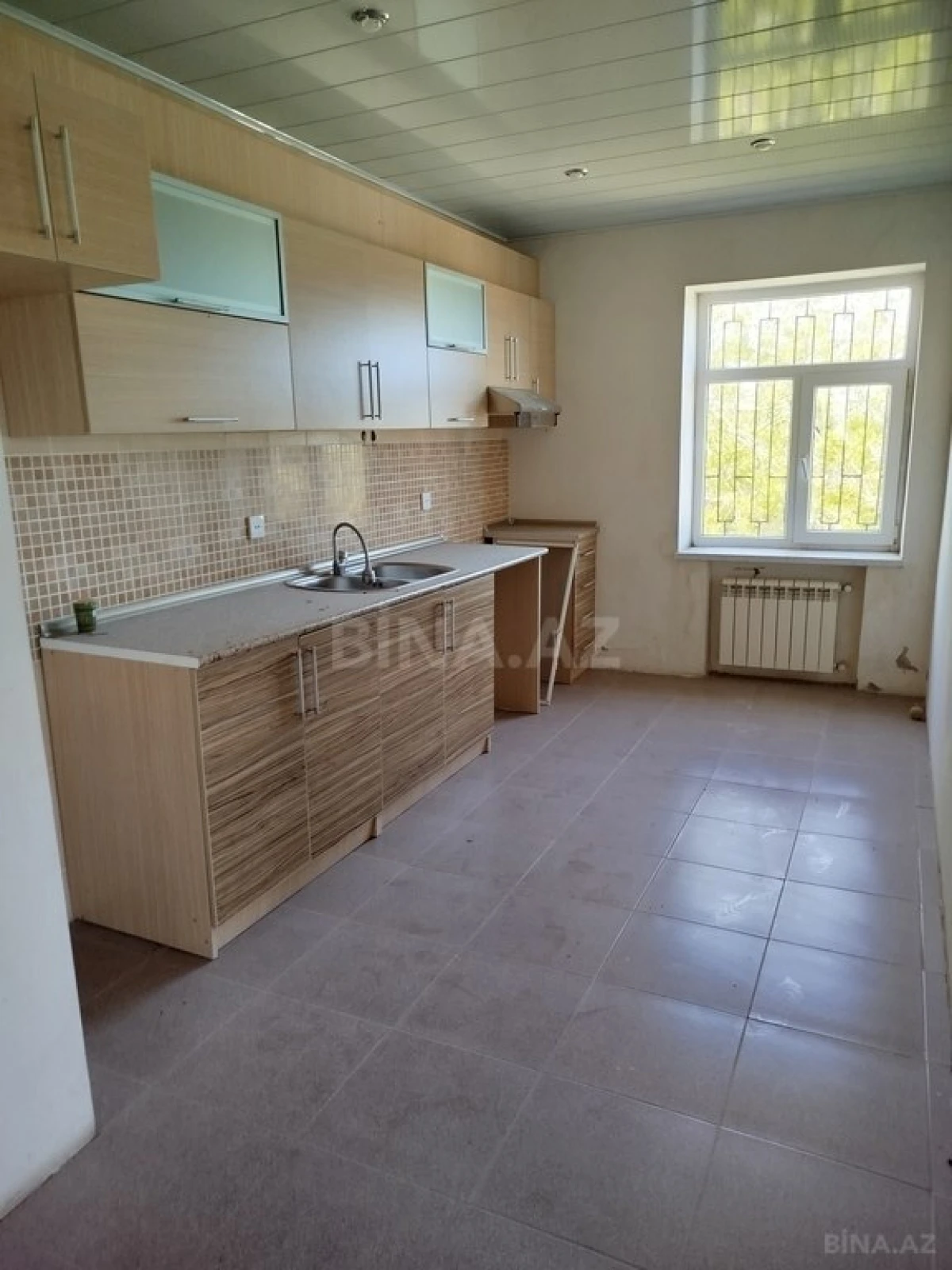 Satılır 8 otaqlı həyət evi 270 m²