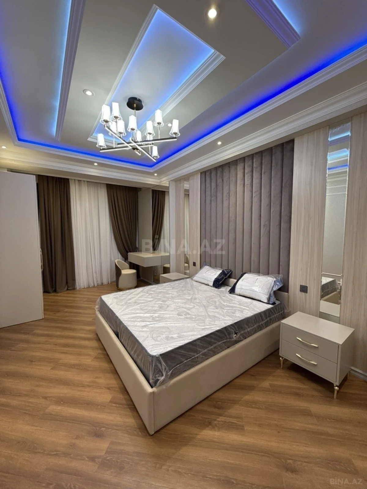 Satılır 3 otaqlı mənzil 143 m²