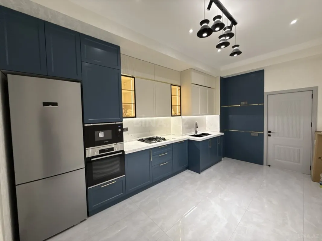 Satılır 3 otaqlı mənzil 143 m²