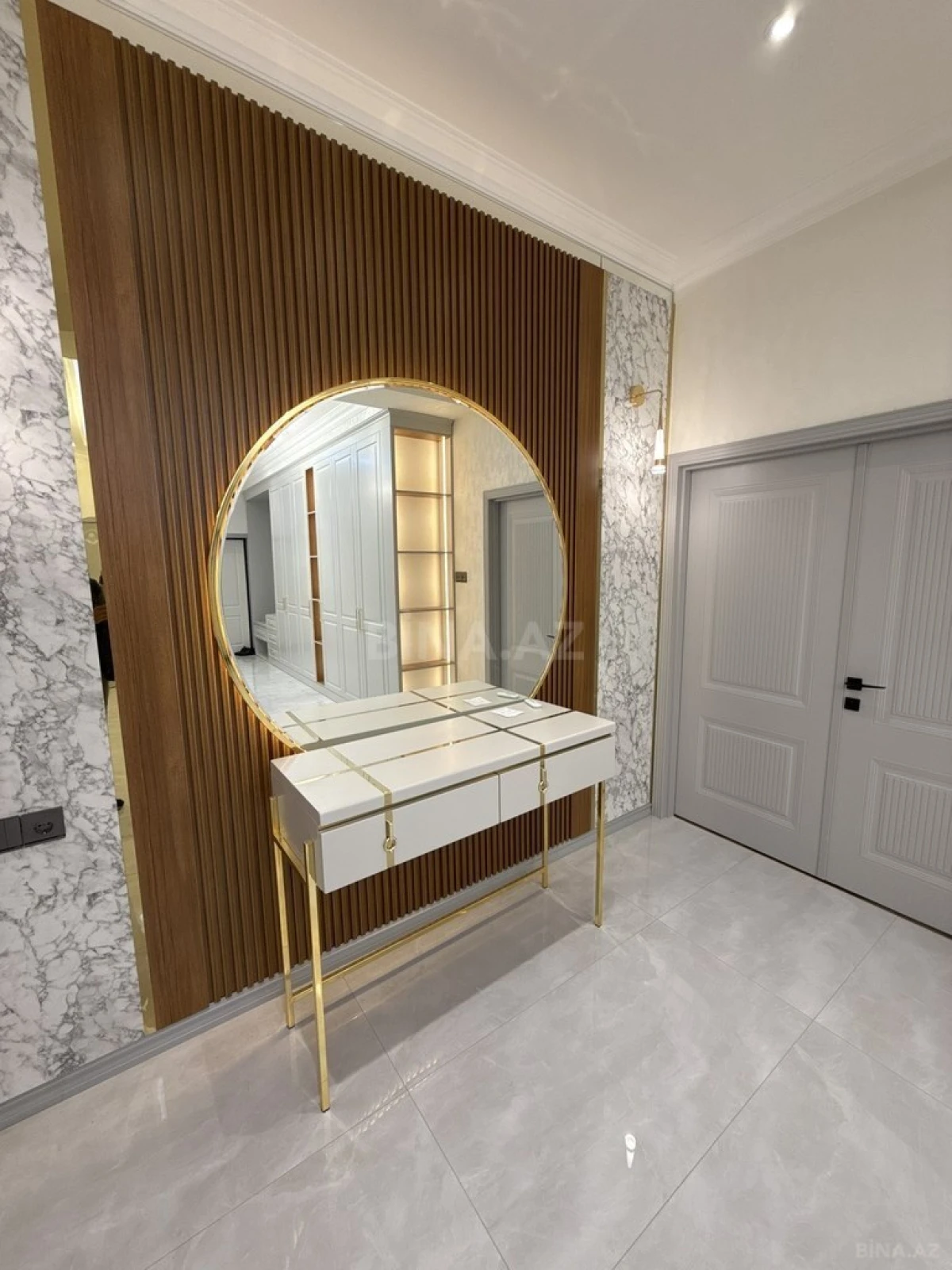 Satılır 3 otaqlı mənzil 143 m²