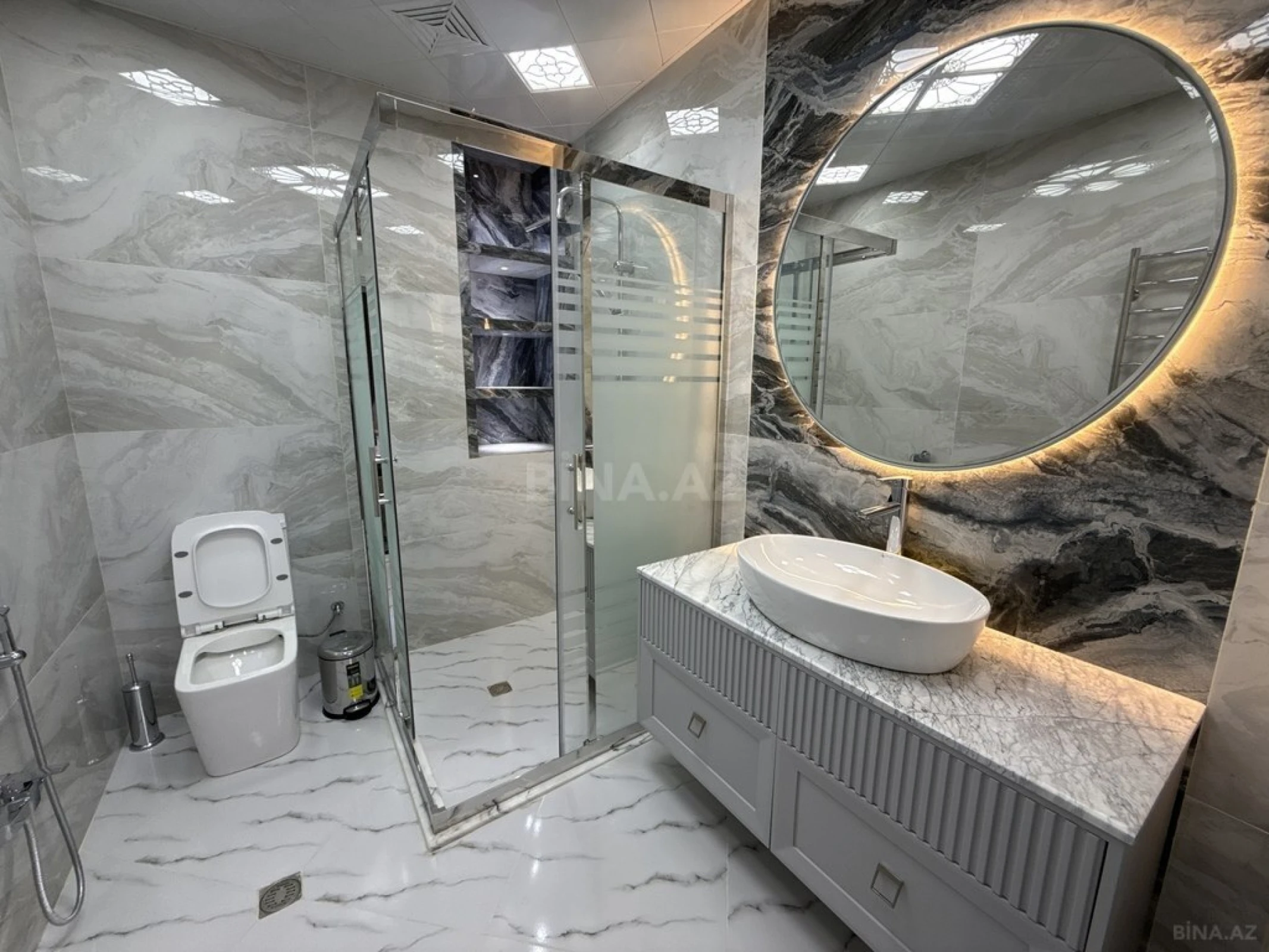 Satılır 3 otaqlı mənzil 143 m²