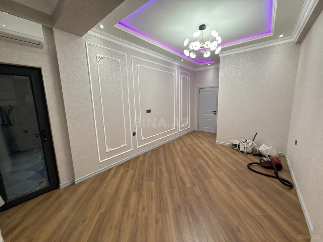 Satılır 3 otaqlı mənzil 143 m²
