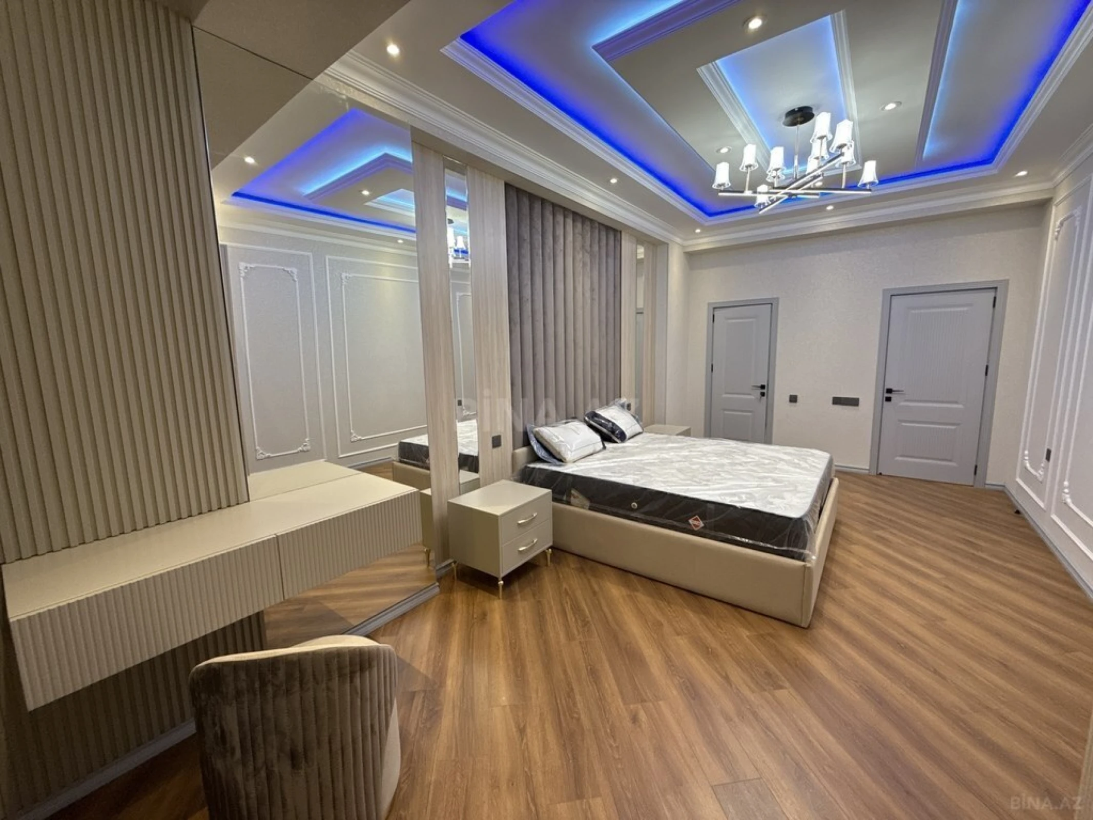 Satılır 3 otaqlı mənzil 143 m²