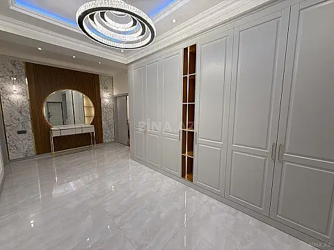 Satılır 3 otaqlı mənzil 143 m²