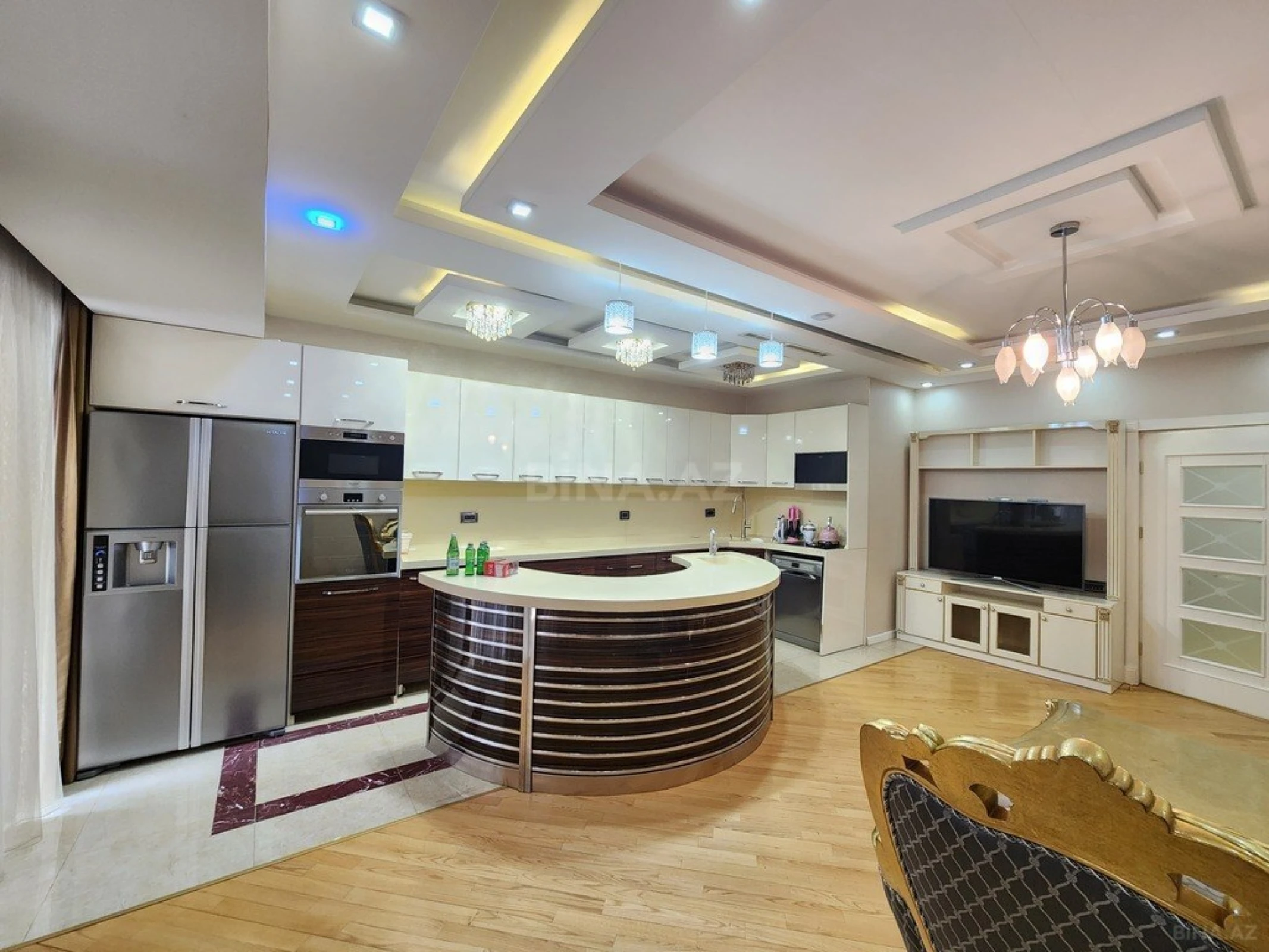 Kirayə verilir 3 otaqlı mənzil 140 m²