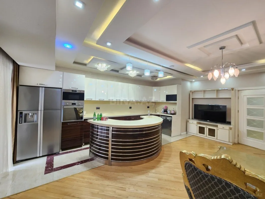 Kirayə verilir 3 otaqlı mənzil 140 m²