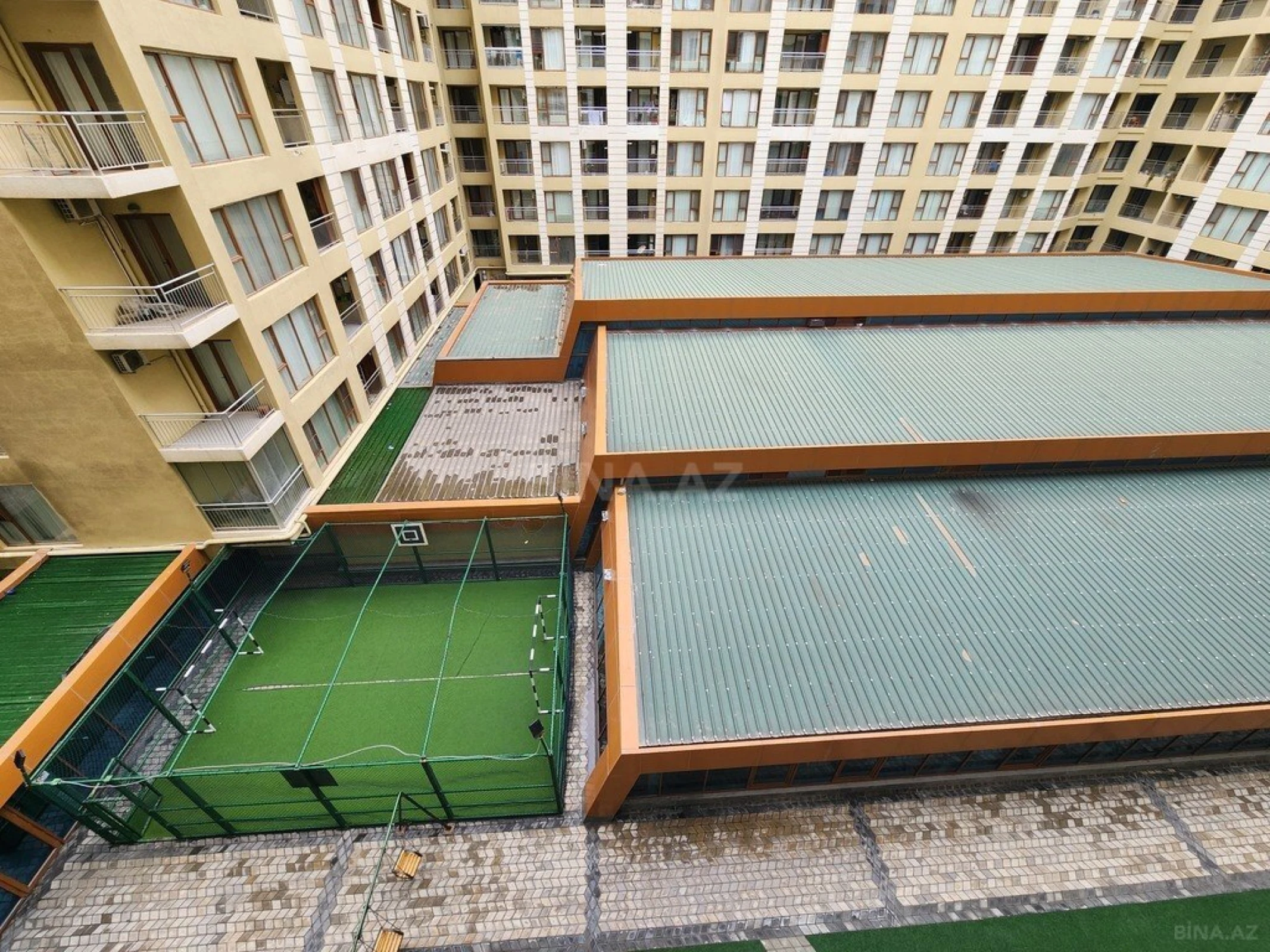 Kirayə verilir 3 otaqlı mənzil 140 m²