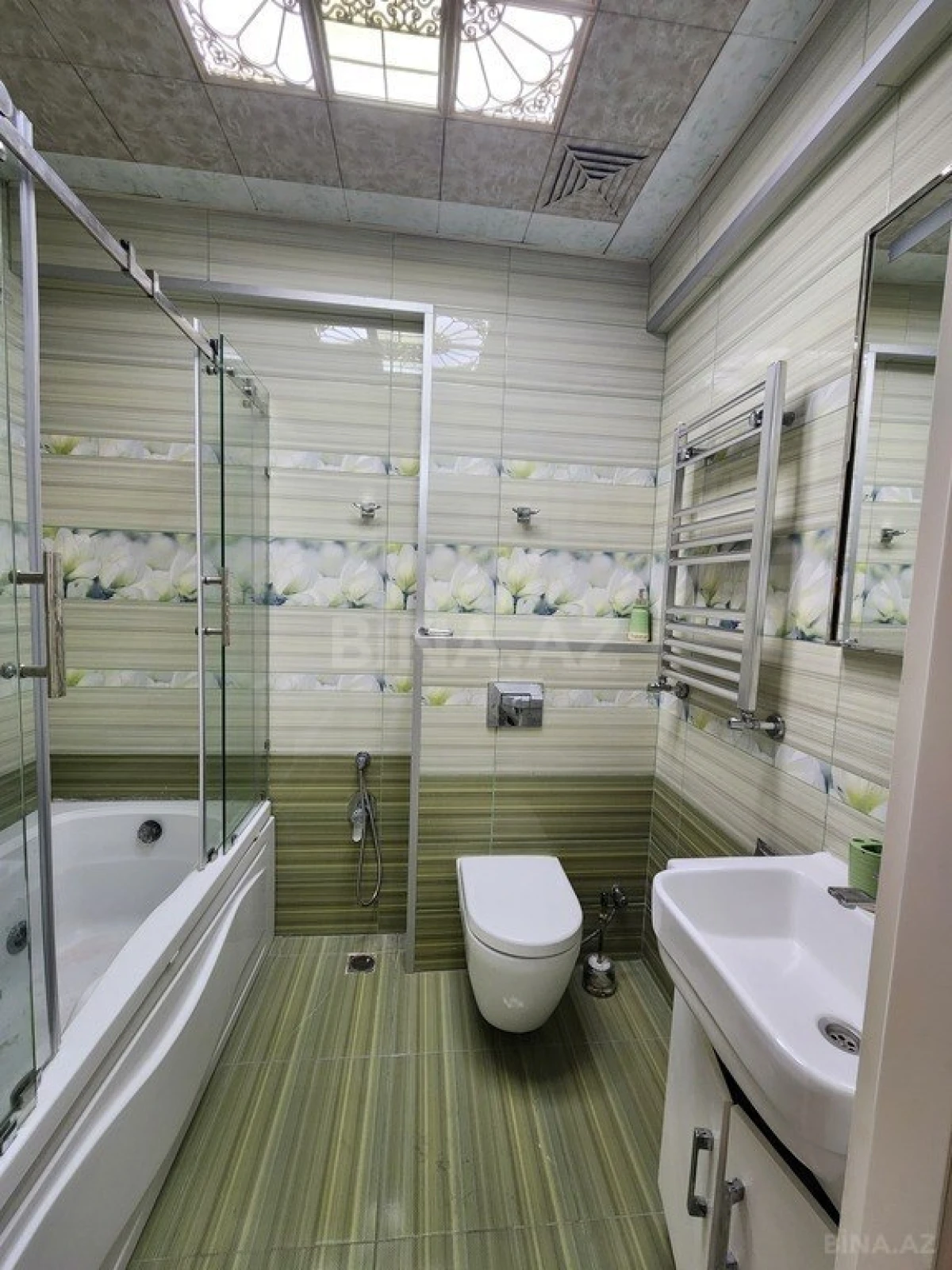 Kirayə verilir 3 otaqlı mənzil 140 m²