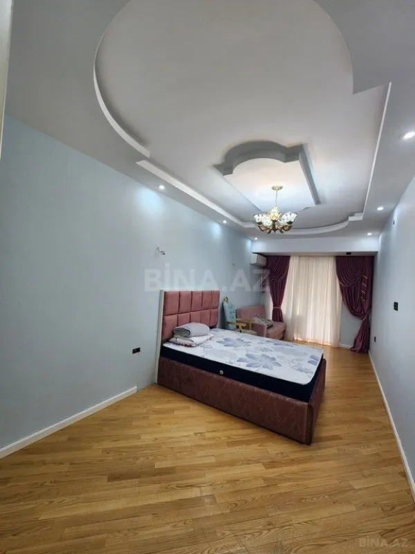 Kirayə verilir 3 otaqlı mənzil 140 m²