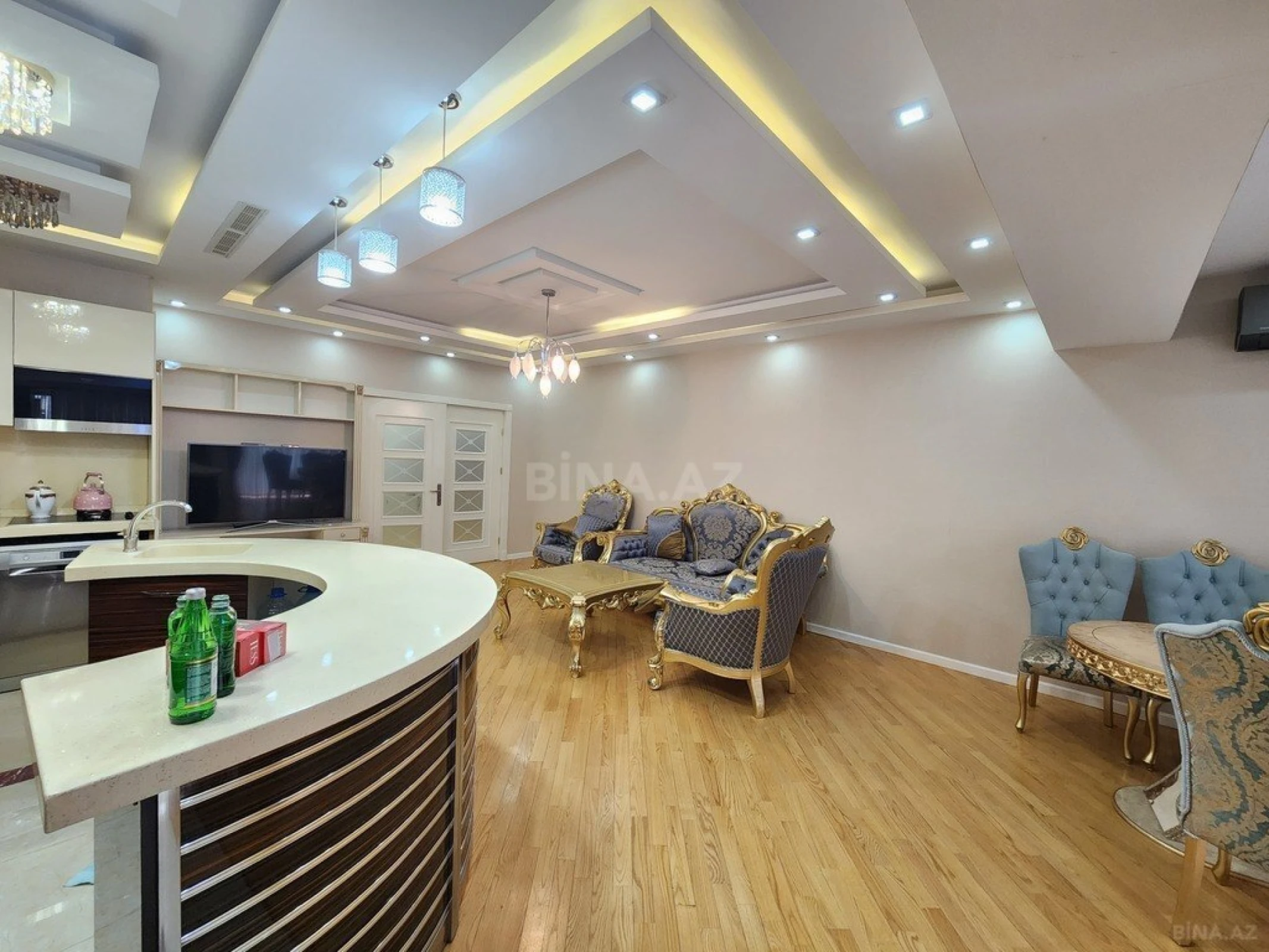 Kirayə verilir 3 otaqlı mənzil 140 m²