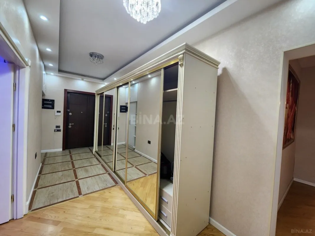 Kirayə verilir 3 otaqlı mənzil 140 m²