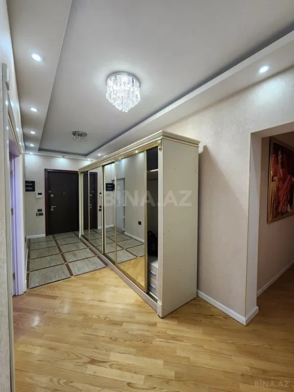 Kirayə verilir 3 otaqlı mənzil 140 m²