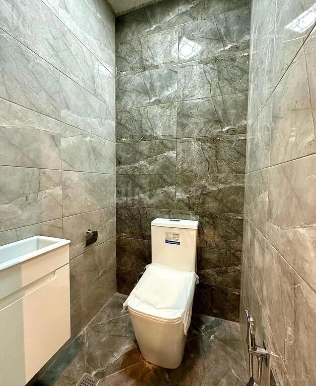 Satılır 2 otaqlı mənzil 90 m²