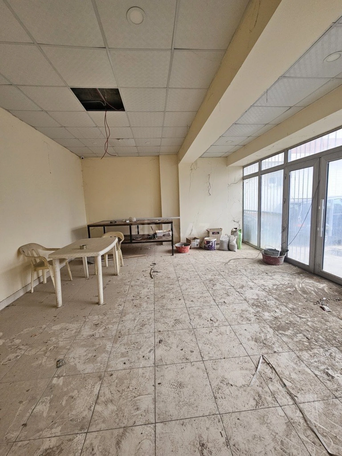 Satılır obyekt 265 m²