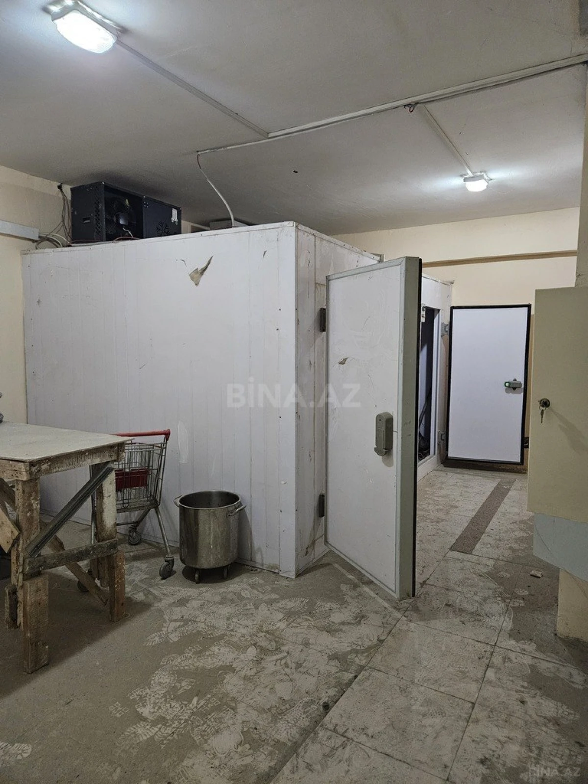 Satılır obyekt 265 m²