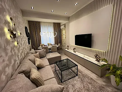 Kirayə verilir 2 otaqlı mənzil 75 m²