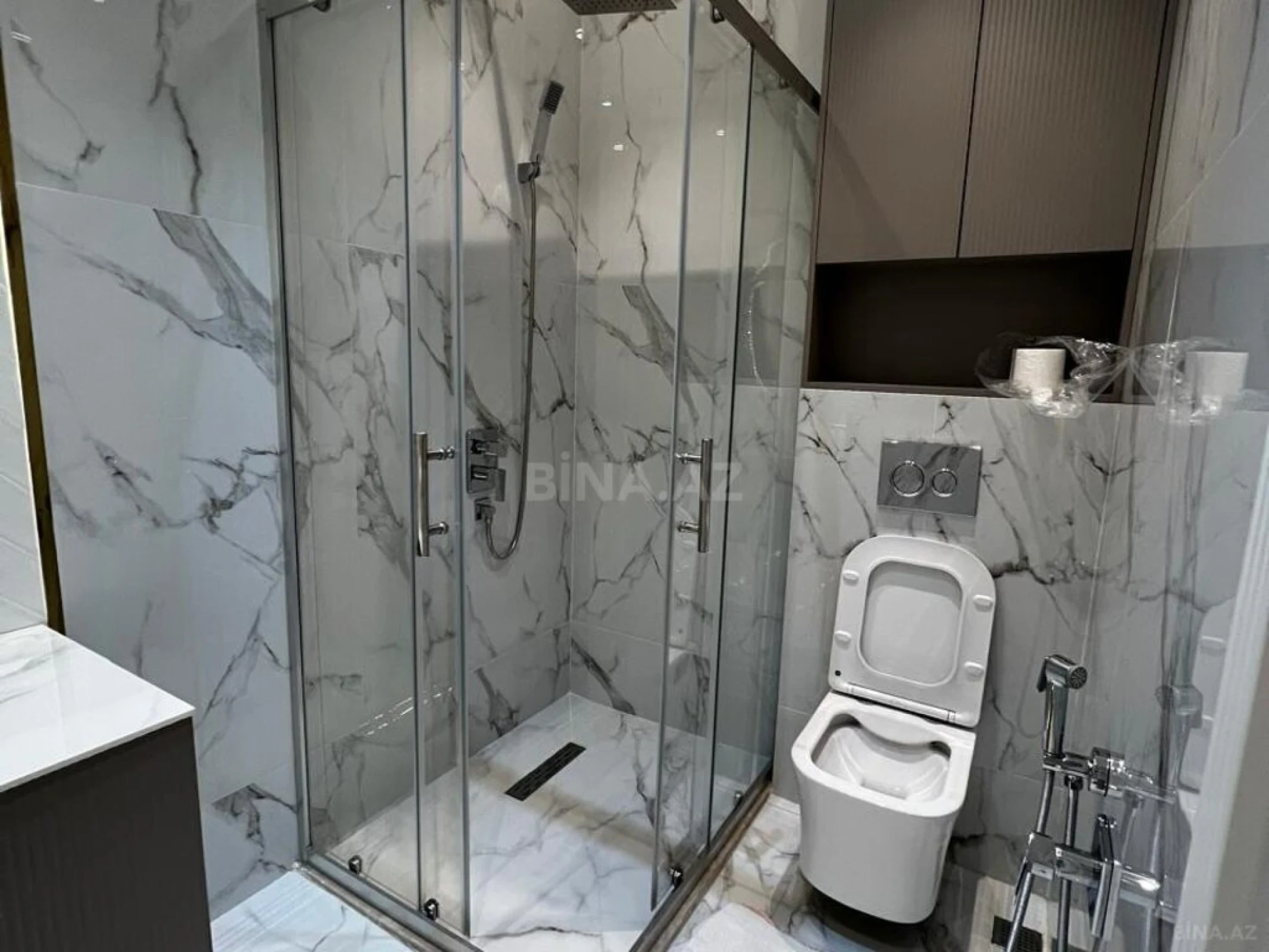 Kirayə verilir 2 otaqlı mənzil 75 m²