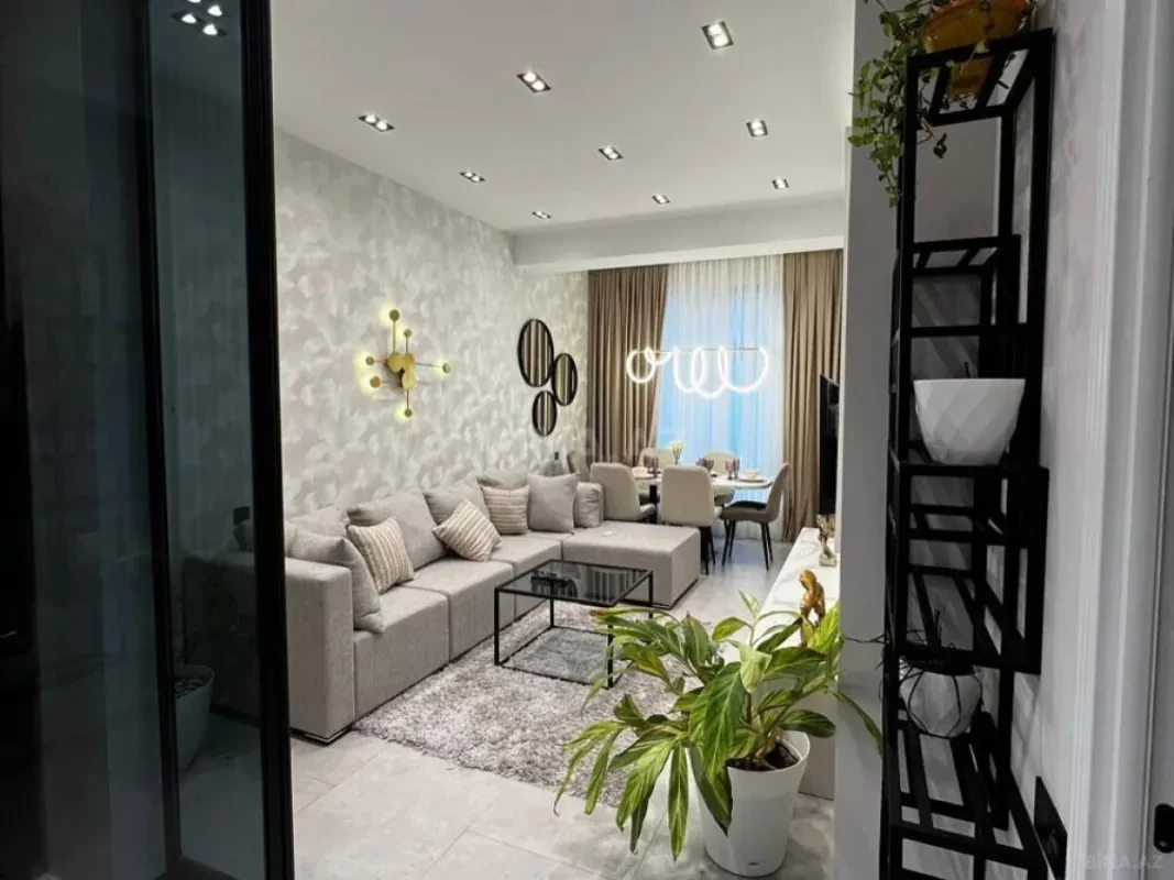 Kirayə verilir 2 otaqlı mənzil 75 m²