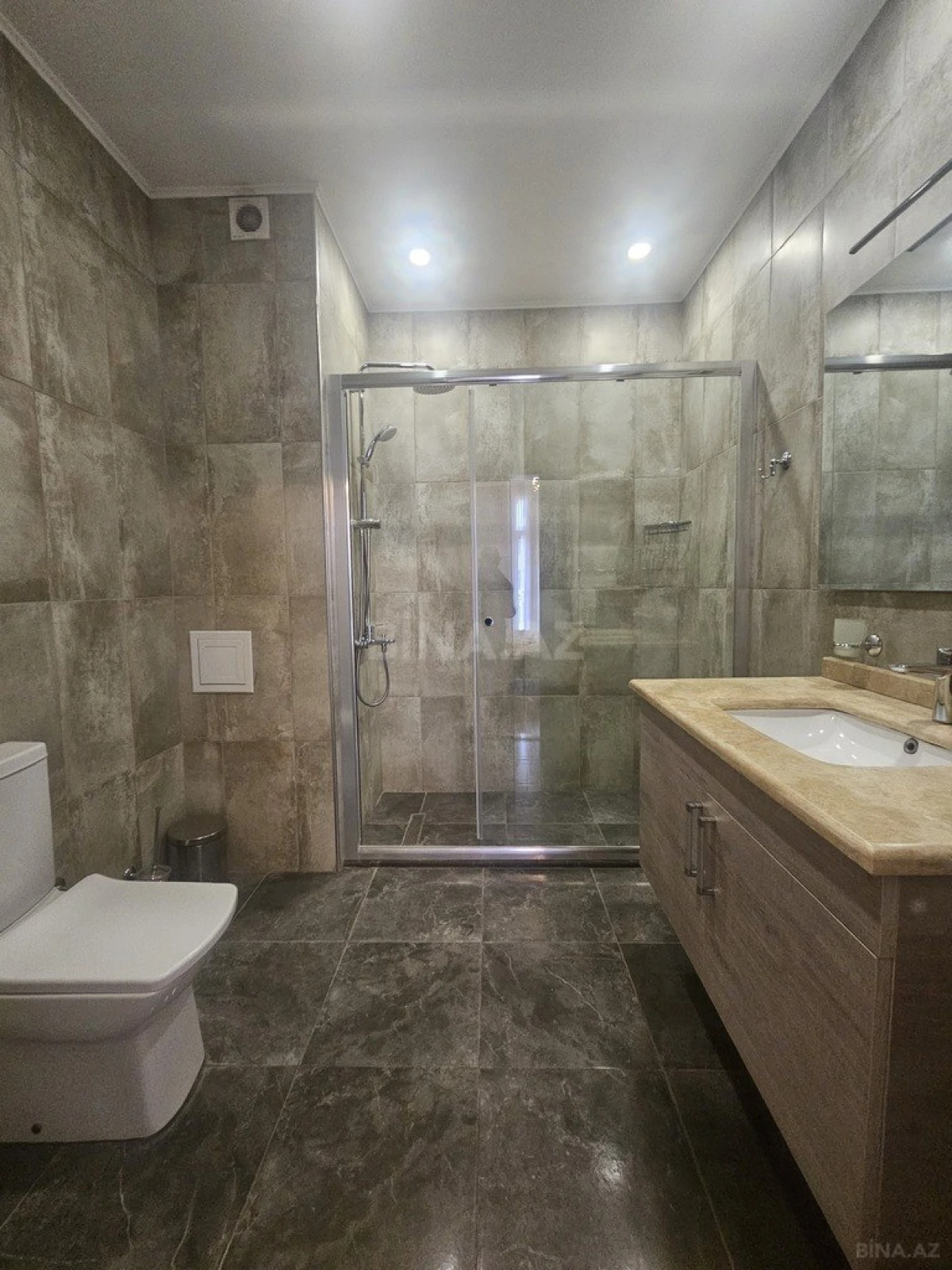 Kirayə verilir 3 otaqlı mənzil 120 m²