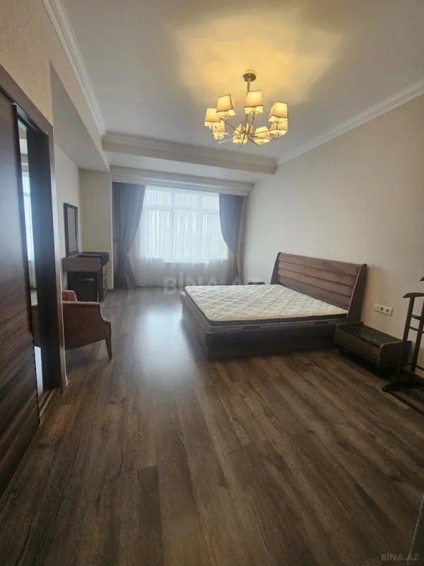 Kirayə verilir 3 otaqlı mənzil 120 m²