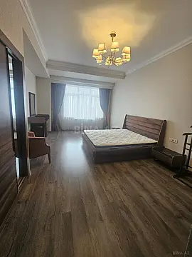 Kirayə verilir 3 otaqlı mənzil 120 m²