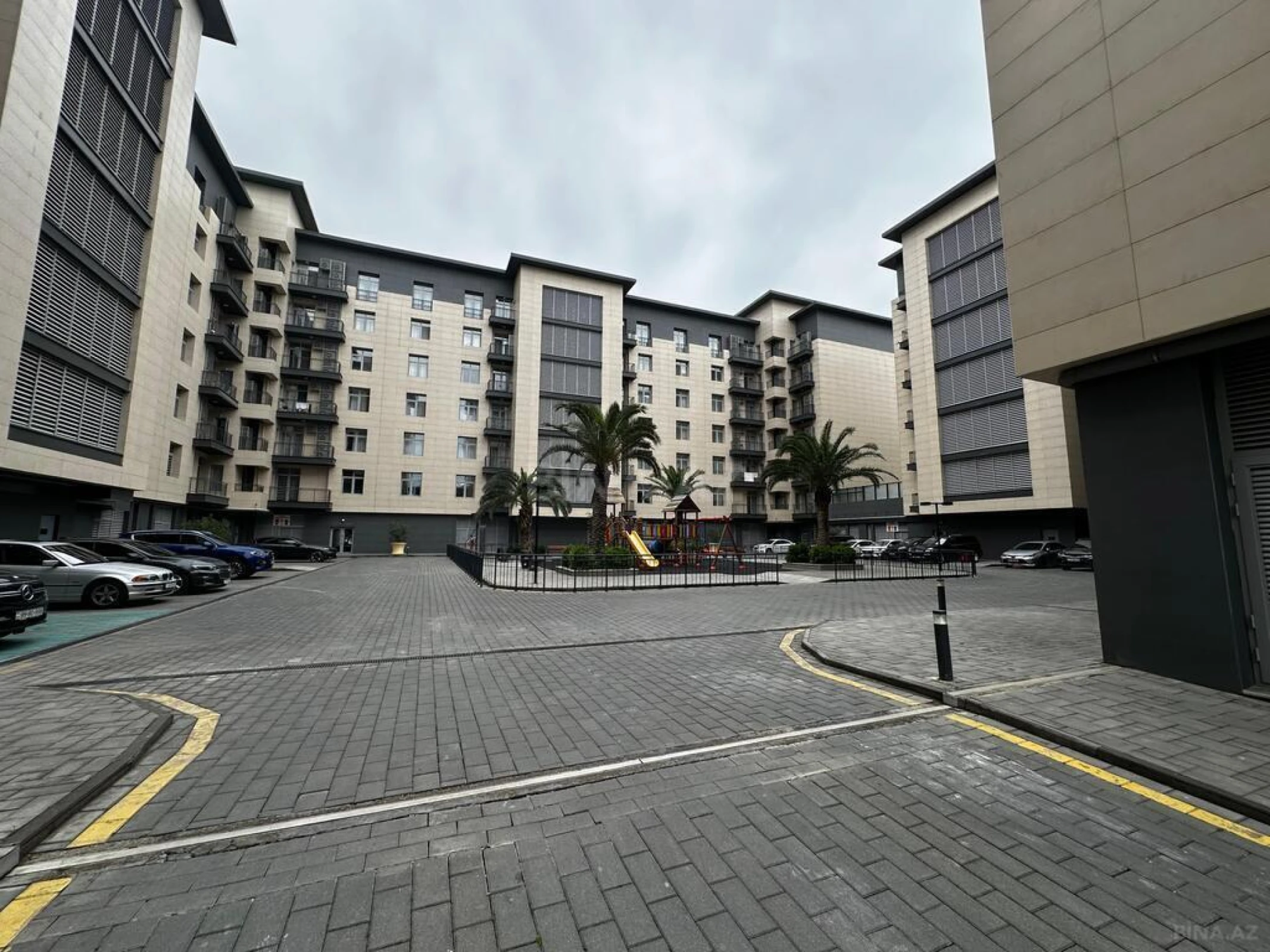 Kirayə verilir 3 otaqlı mənzil 120 m²