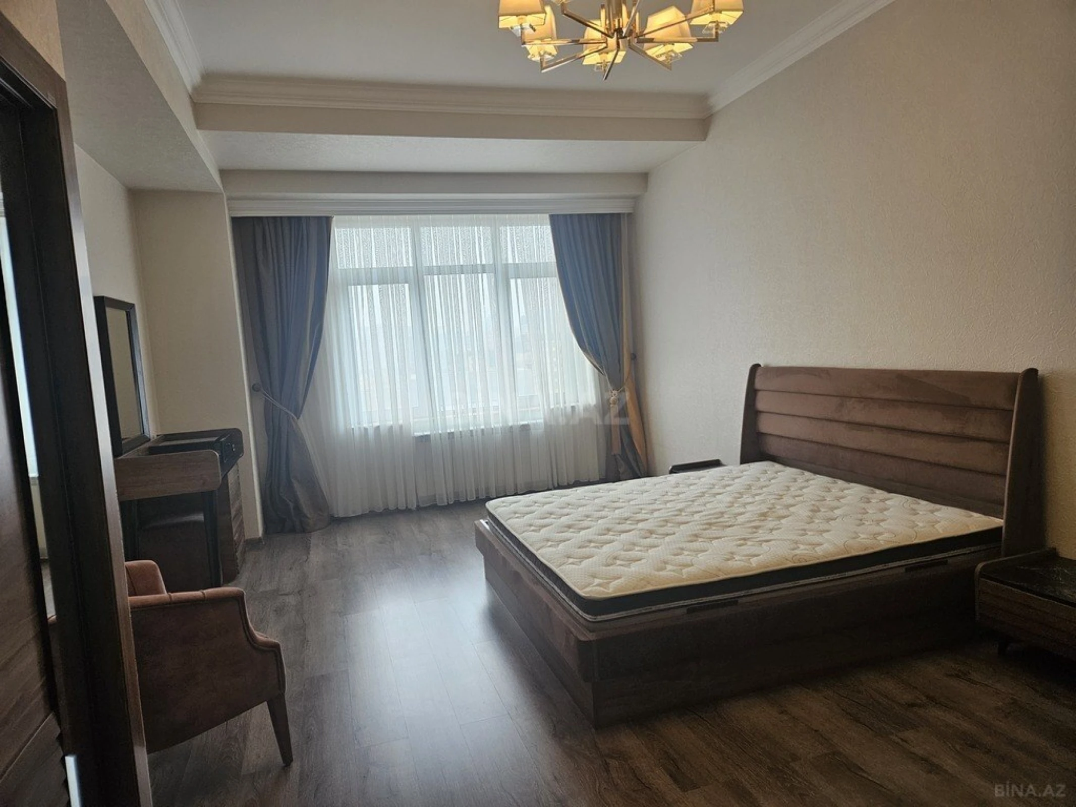 Kirayə verilir 3 otaqlı mənzil 120 m²