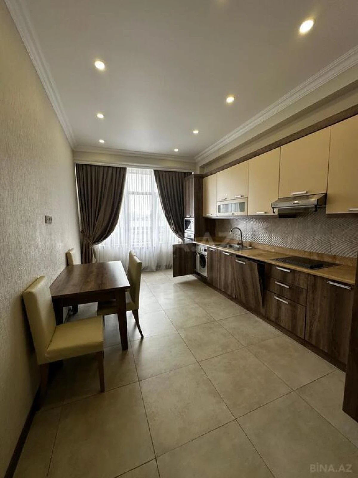 Kirayə verilir 3 otaqlı mənzil 120 m²