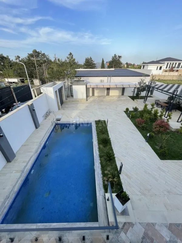 Kirayə verilir 5 otaqlı həyət evi 300 m²