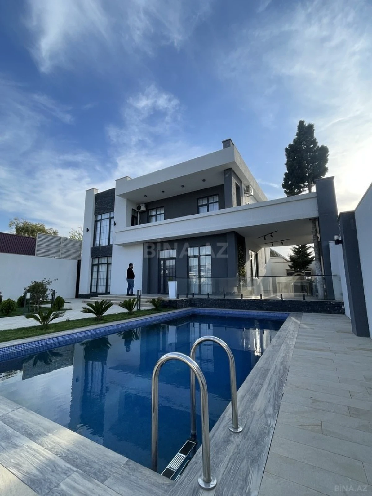 Kirayə verilir 5 otaqlı həyət evi 300 m²