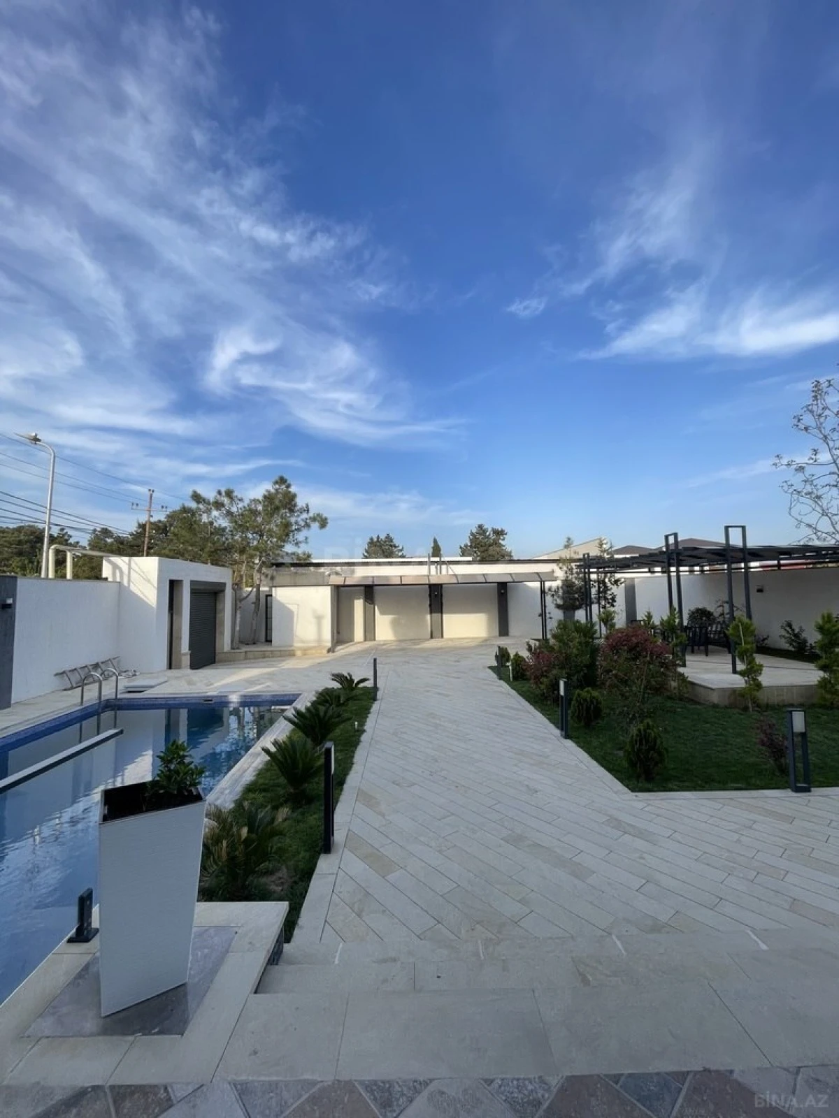 Kirayə verilir 5 otaqlı həyət evi 300 m²