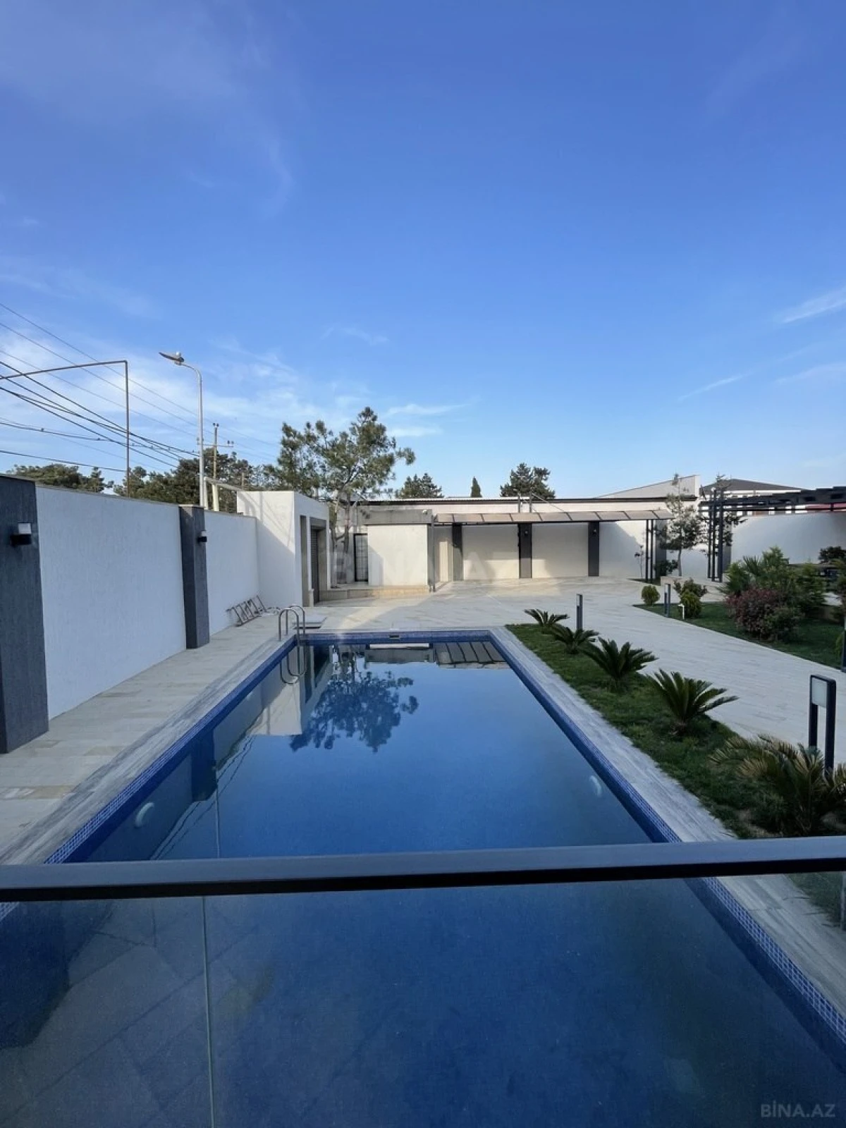 Kirayə verilir 5 otaqlı həyət evi 300 m²