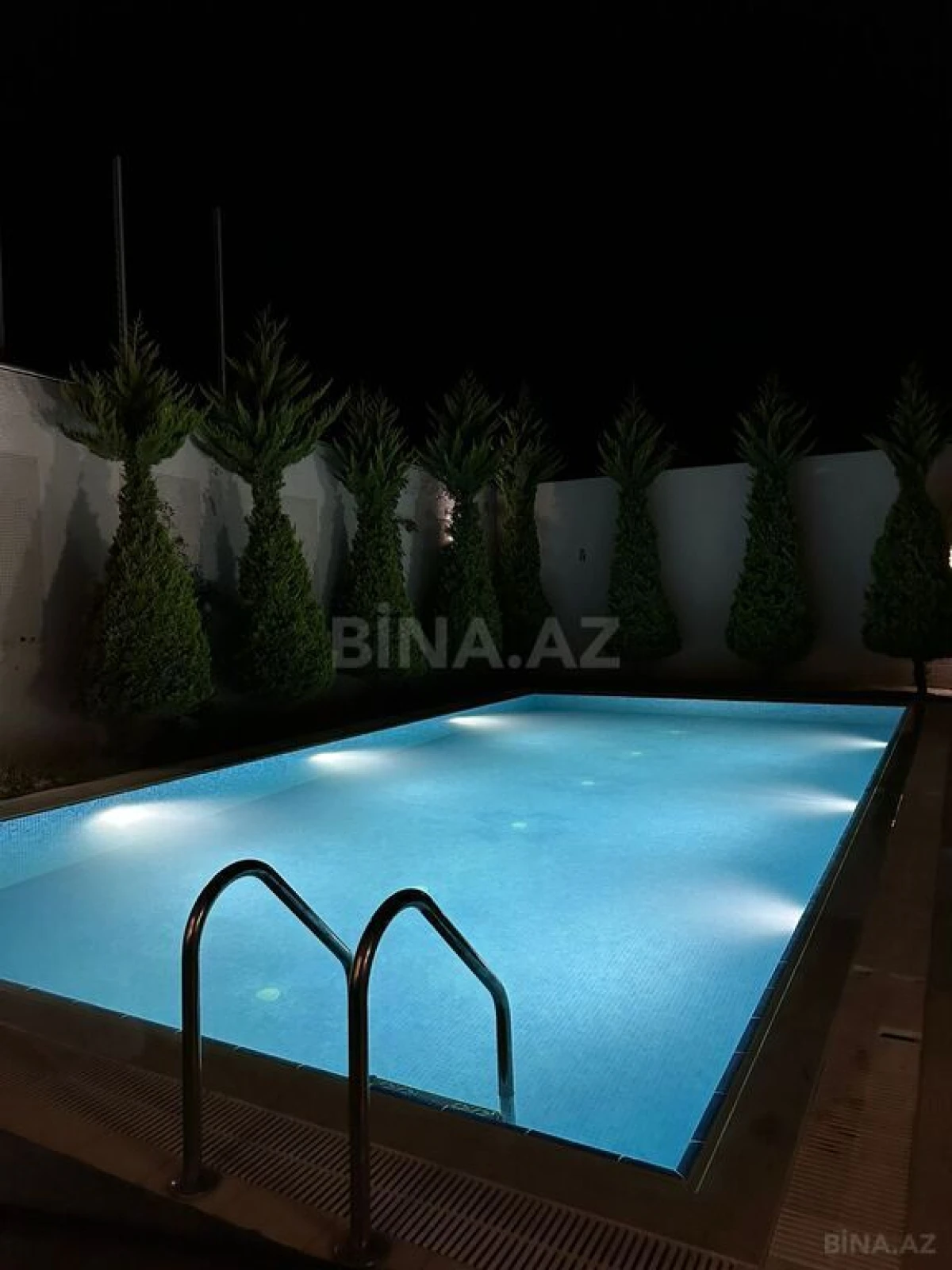 Kirayə verilir 6 otaqlı həyət evi 400 m²