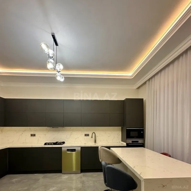 Kirayə verilir 6 otaqlı həyət evi 300 m²