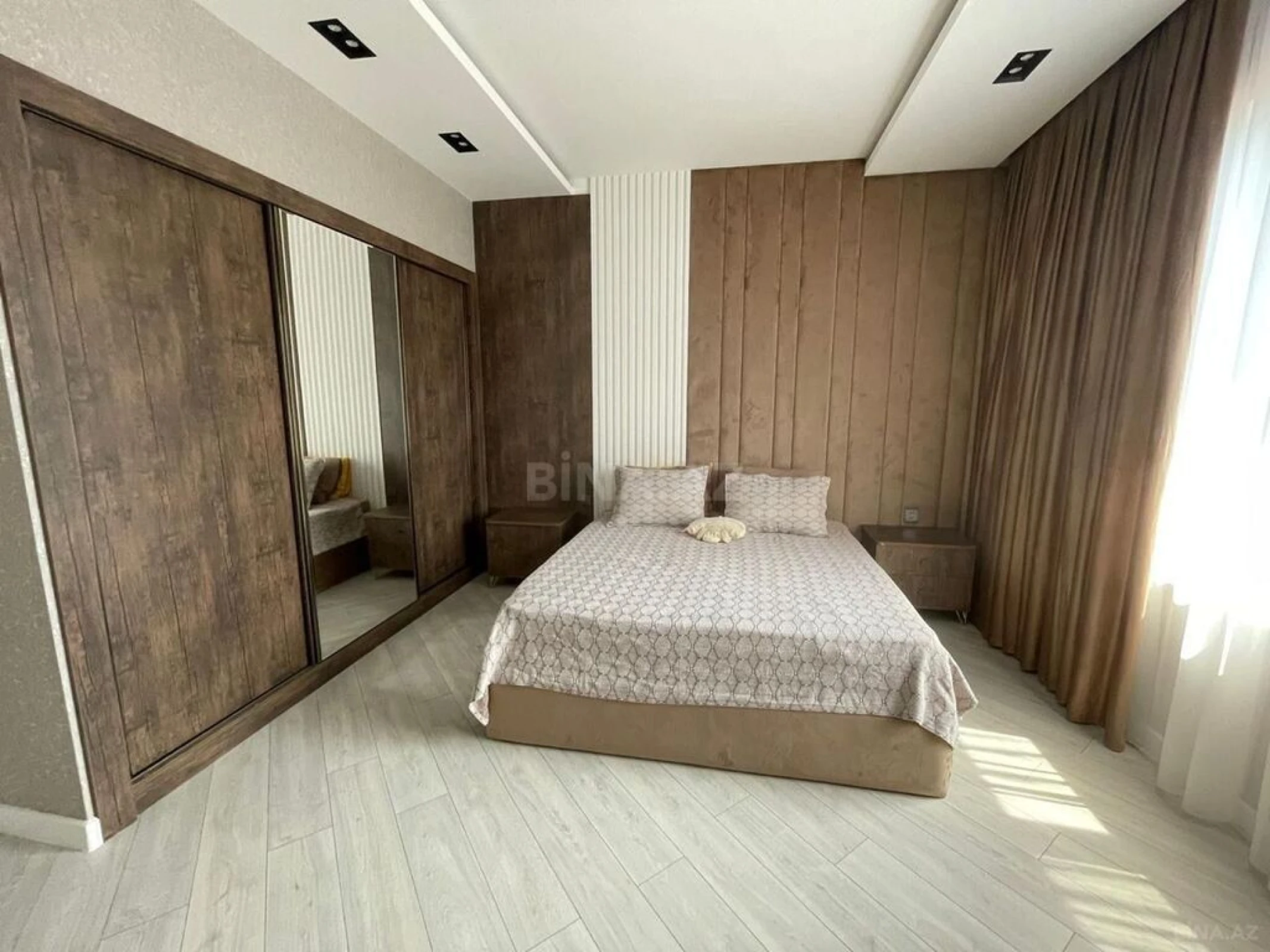 Kirayə verilir 6 otaqlı həyət evi 300 m²