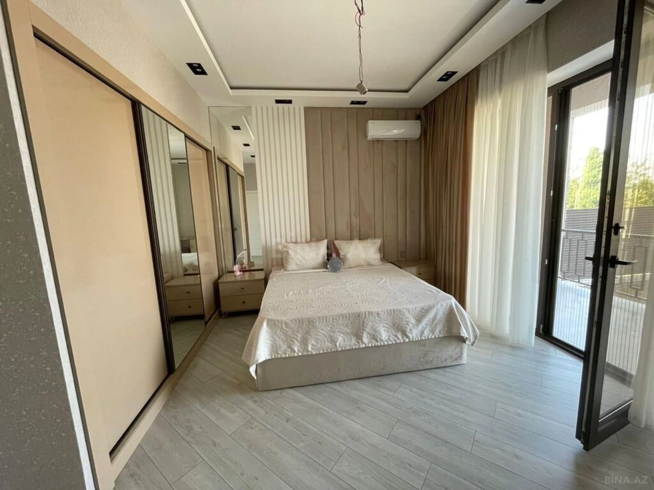 Kirayə verilir 6 otaqlı həyət evi 300 m²