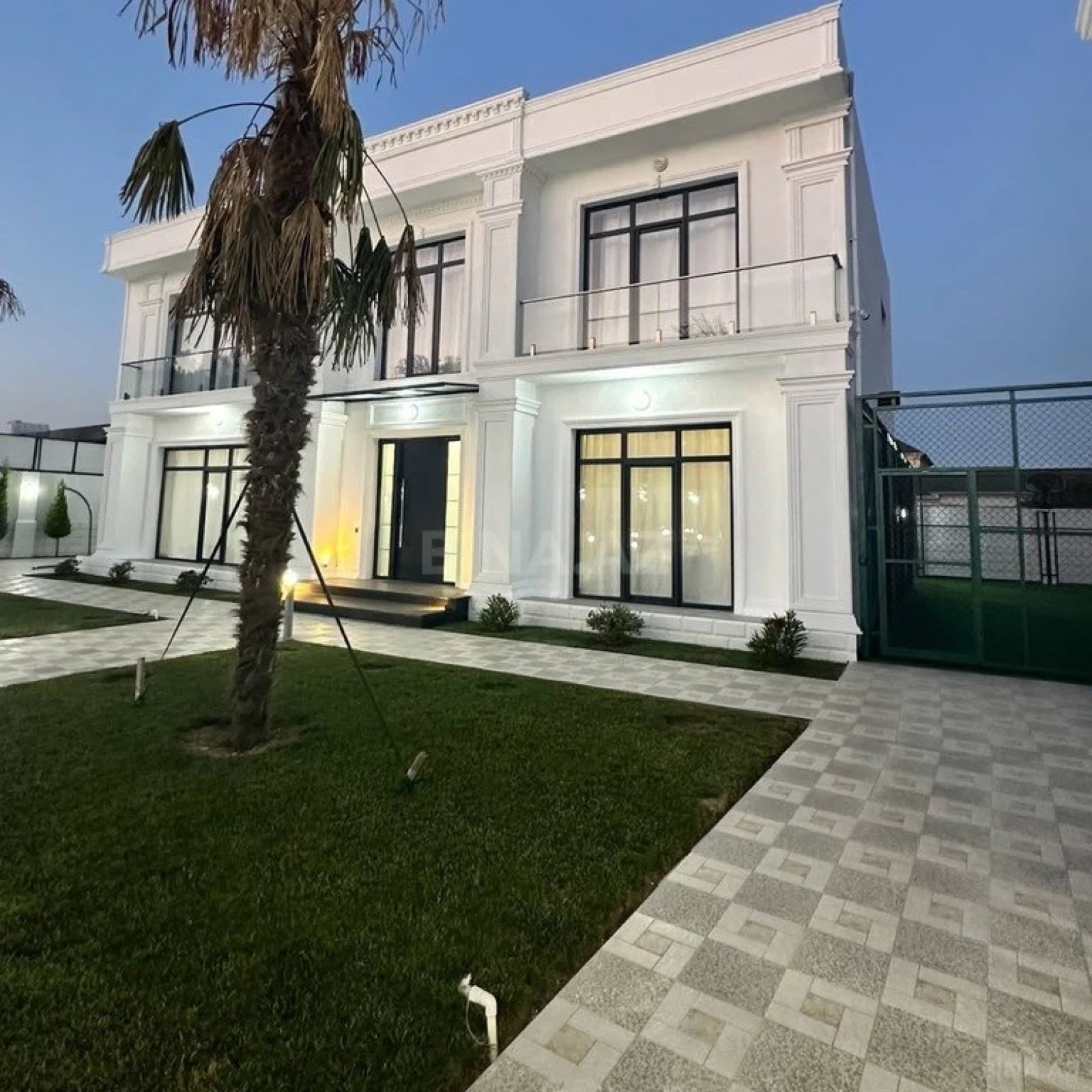 Kirayə verilir 6 otaqlı həyət evi 300 m²