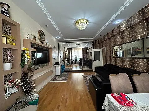 Kirayə verilir 2 otaqlı mənzil 80 m²